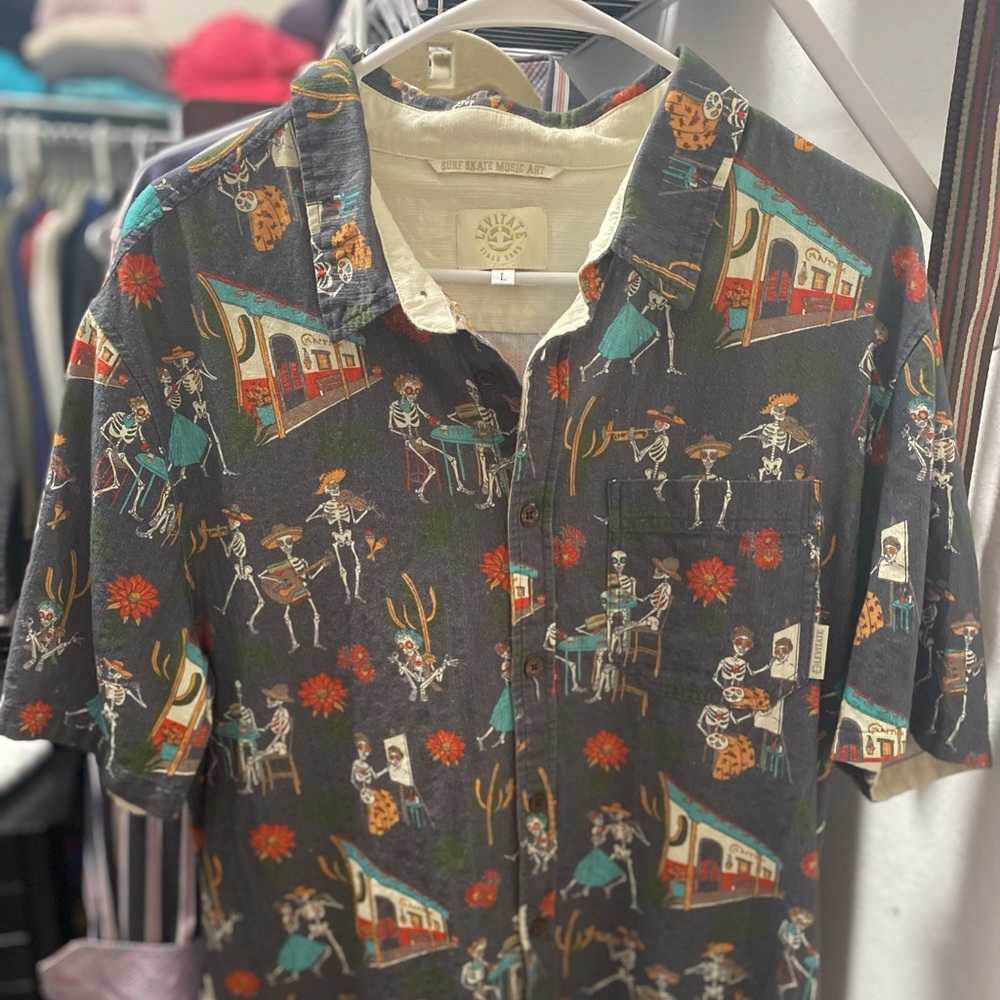 Levitate short sleeve Button down